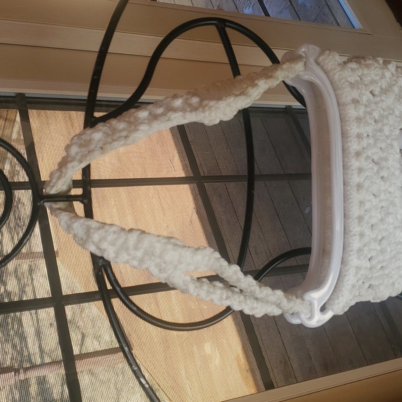 Vintage Handmade Elegant White Macrame Crocheted Shoulder Bag - Picture 3 of 10